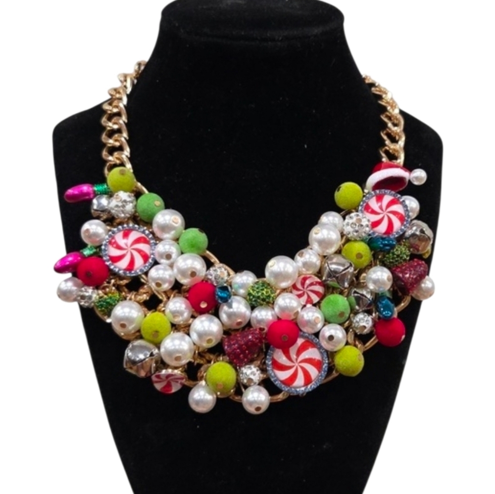 💚🔹️Betsey Johnson 🔹️ Holiday  Candy Bib Light  Statement Necklace [Msrp $148]
